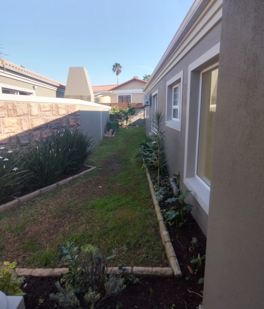 5 Bedroom Property for Sale in Wavecrest Eastern Cape